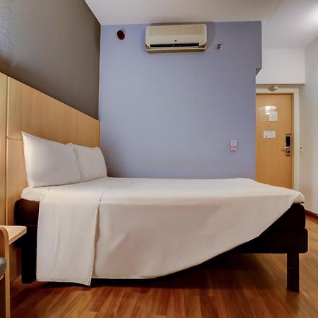 Ibis Vitoria Praia Do Canto Extérieur photo