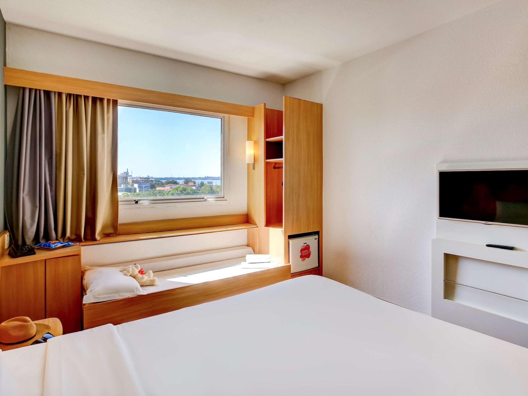 Ibis Vitoria Praia Do Canto Extérieur photo
