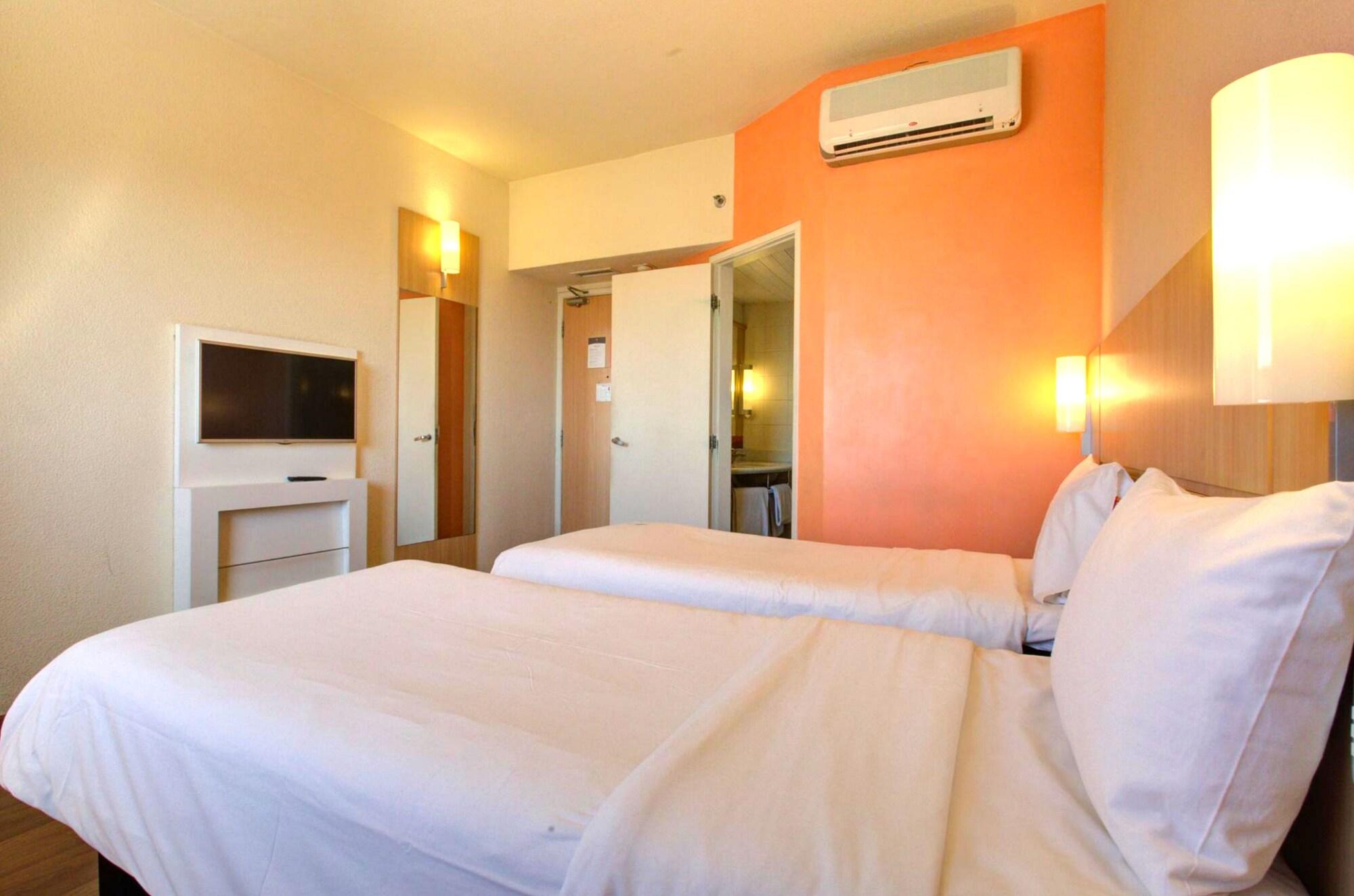 Ibis Vitoria Praia Do Canto Extérieur photo