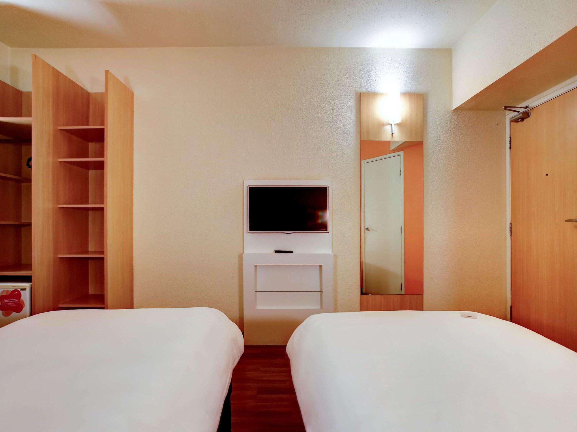 Ibis Vitoria Praia Do Canto Extérieur photo