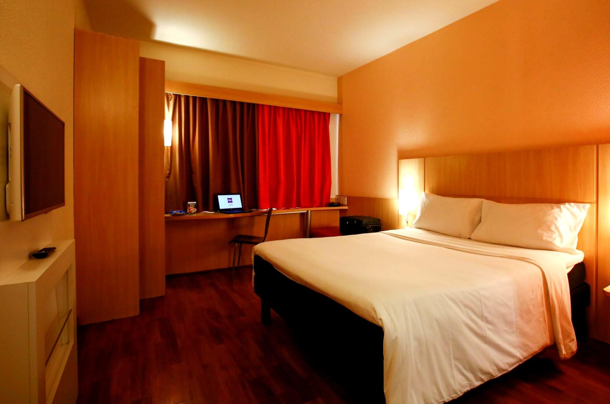 Ibis Vitoria Praia Do Canto Extérieur photo